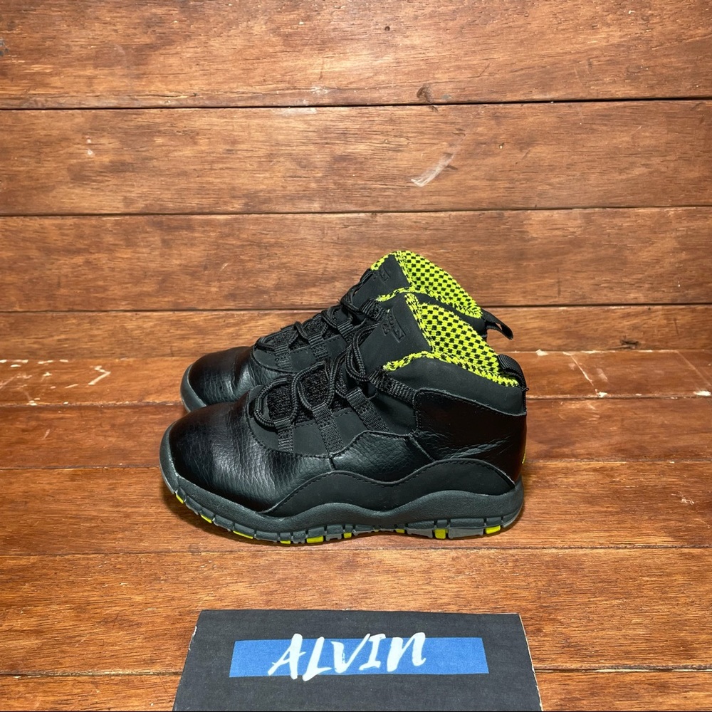 Air Jordan 10 venom kids sz 10C